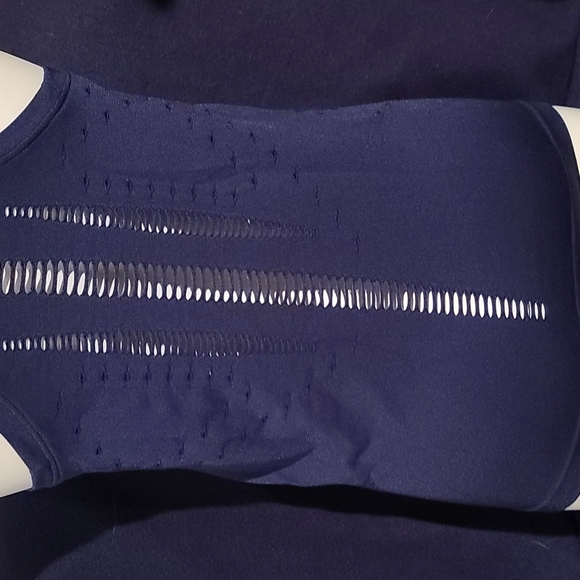 Victoria Secret Sport symmetrical cut sport tank - Picture 8 of 10